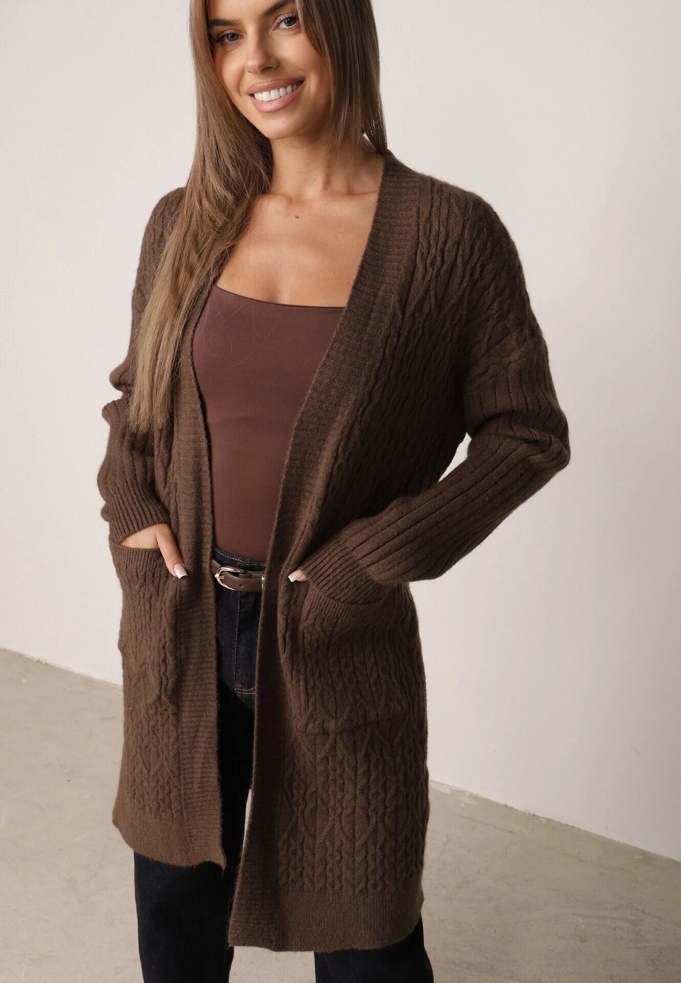 m&d fashion Cardigan cu croi lung și împletituri Lerlit Maro