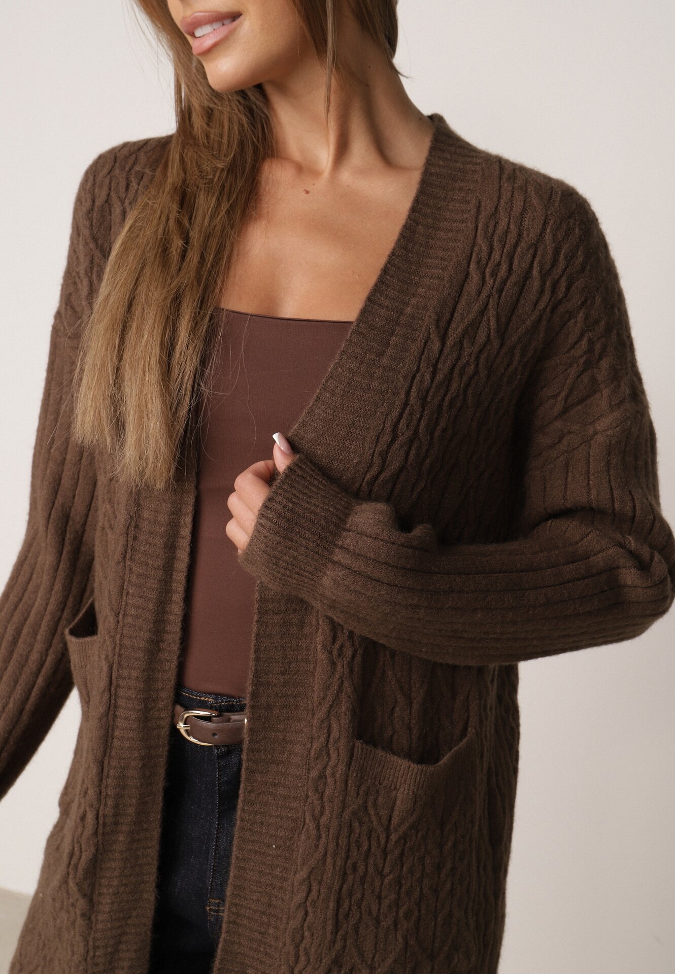 m&d fashion Cardigan cu croi lung și împletituri Lerlit Maro