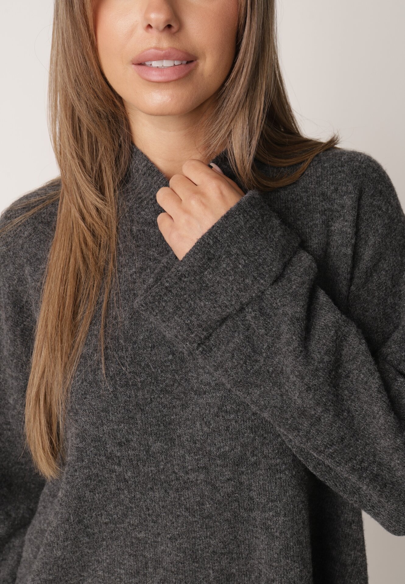 m&d fashion Pulover oversize cu adaos de lână cu guler înalt și manșete întoarse Jalowia Gri închis