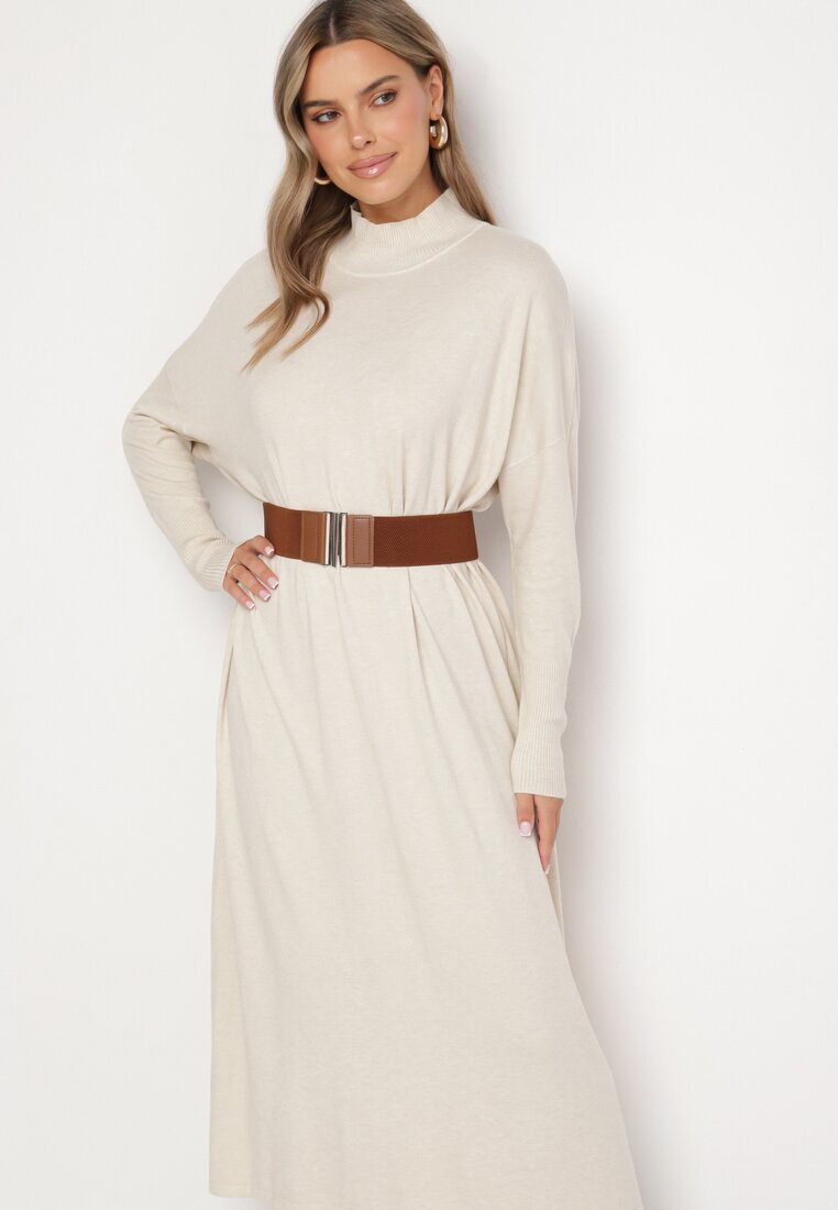m&d fashion Rochie Tricotată Bej Deschis cu Guler Înalt și Vâscoză cu Croială Tip Cutie Alirinna