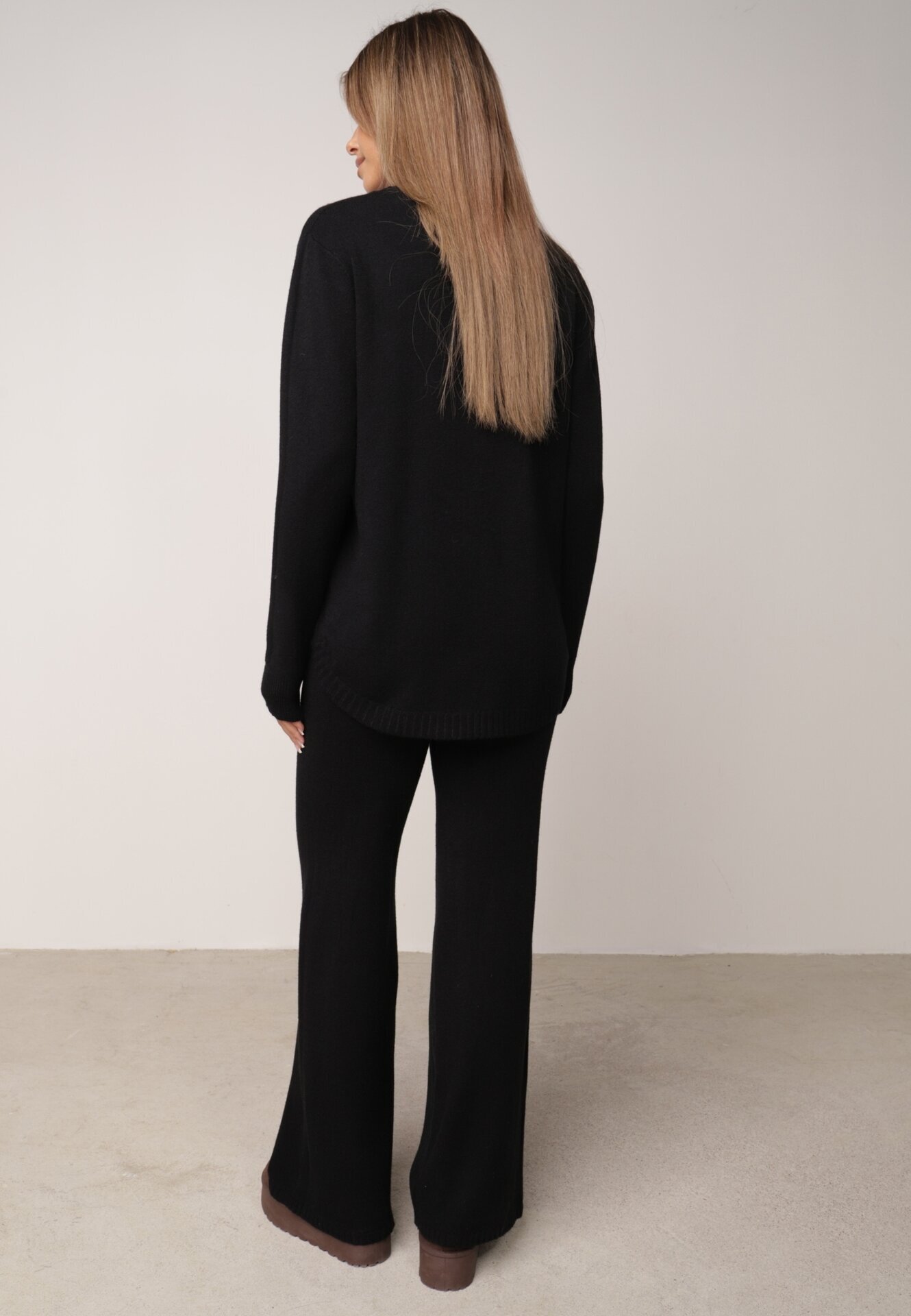 m&d fashion Set tricotat: bluză și pantaloni cu croială dreaptă în talie elastică cu vâscoză Lirette Negru