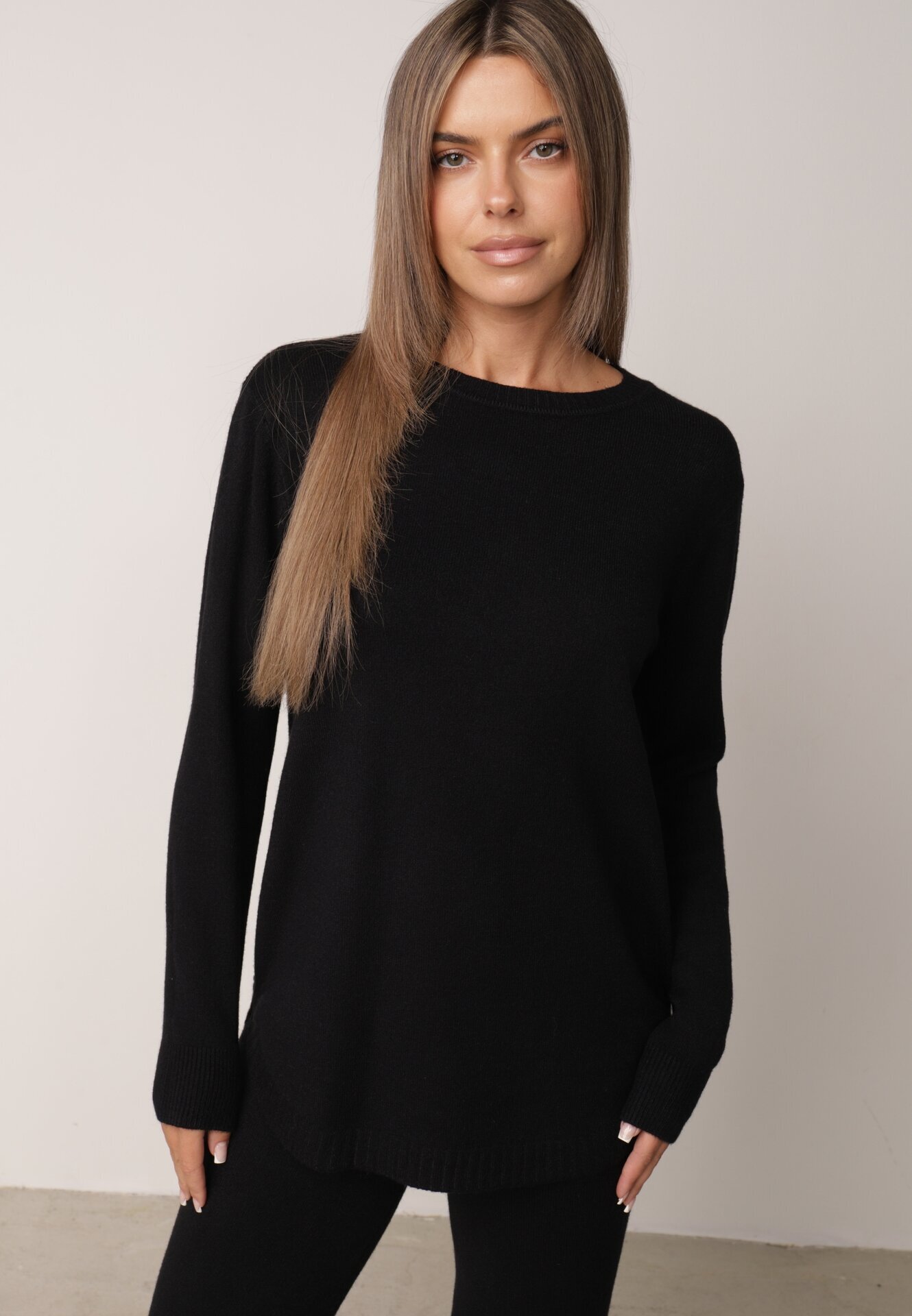 m&d fashion Set tricotat: bluză și pantaloni cu croială dreaptă în talie elastică cu vâscoză Lirette Negru