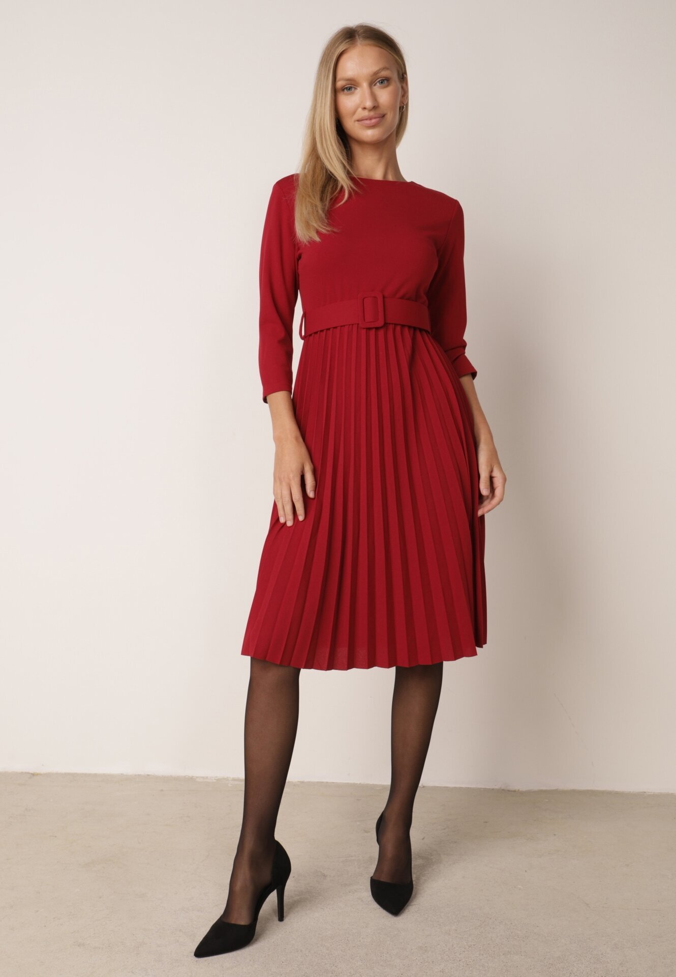 Made in Italy Rochie Bordură Evazată cu Pliuri și Curea cu Cataramă Lennoria