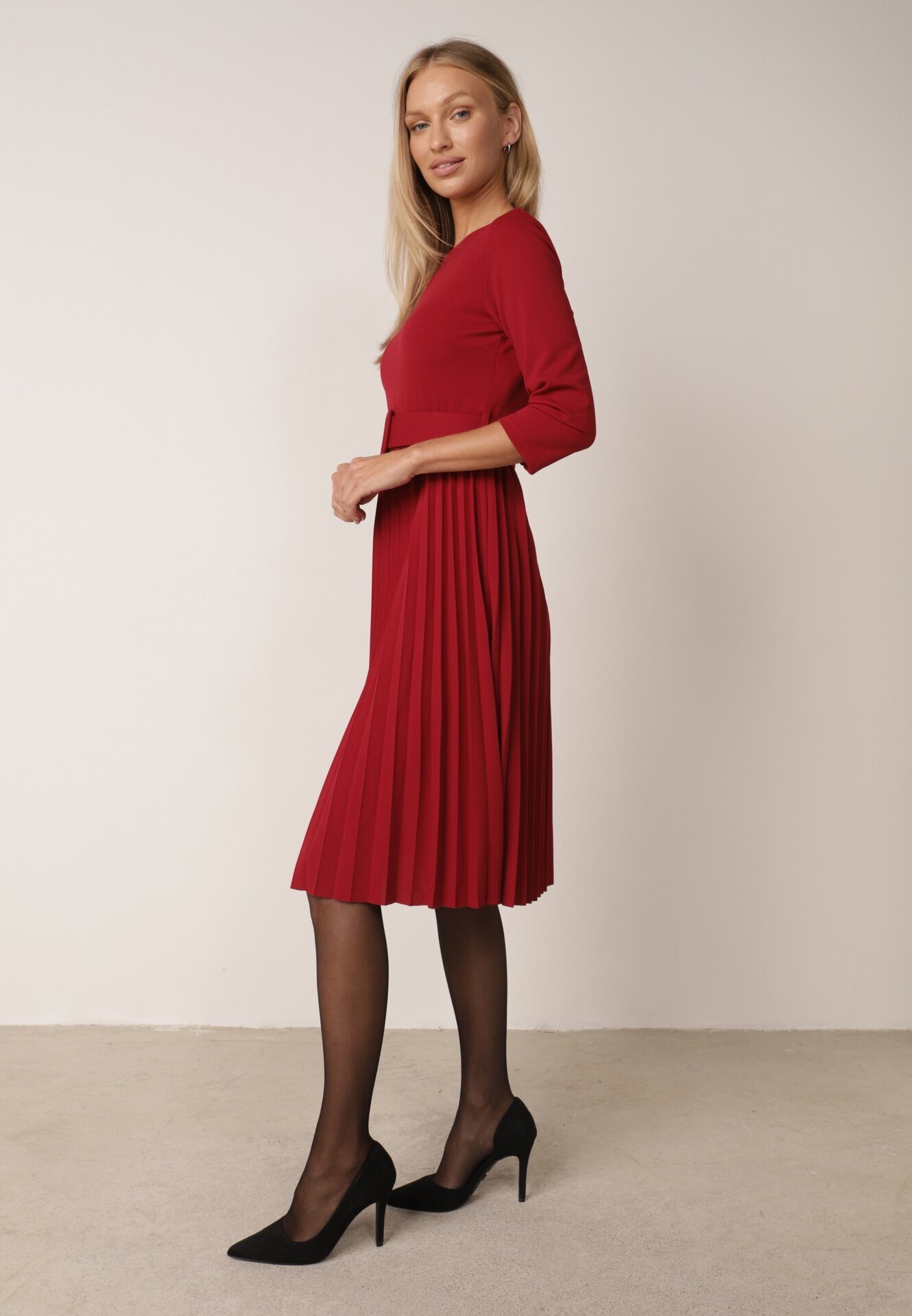 Made in Italy Rochie Bordură Evazată cu Pliuri și Curea cu Cataramă Lennoria