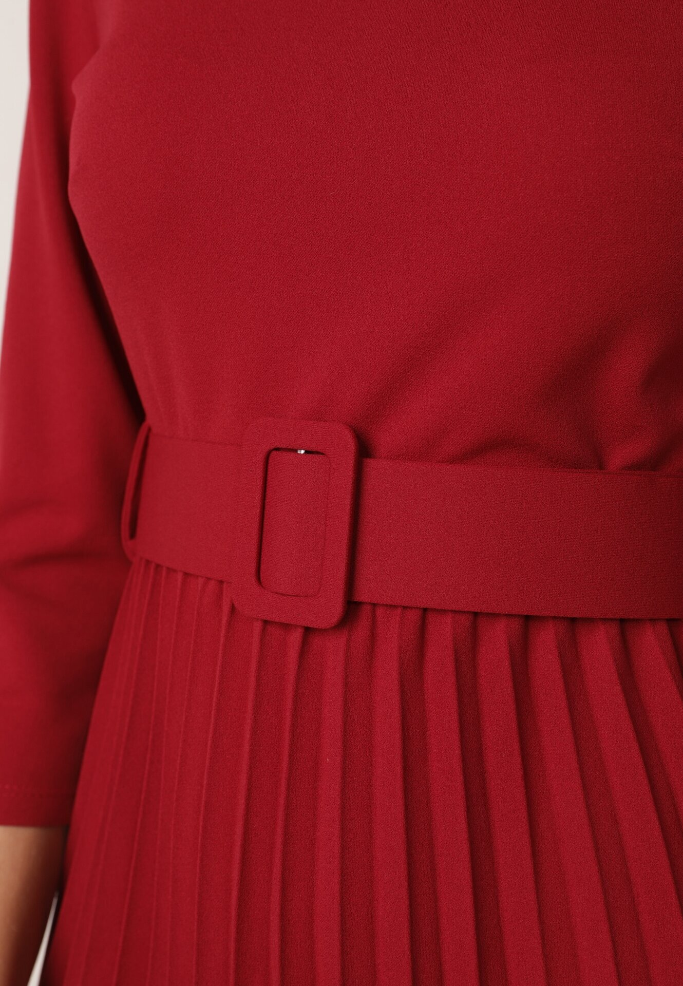 Made in Italy Rochie Bordură Evazată cu Pliuri și Curea cu Cataramă Lennoria