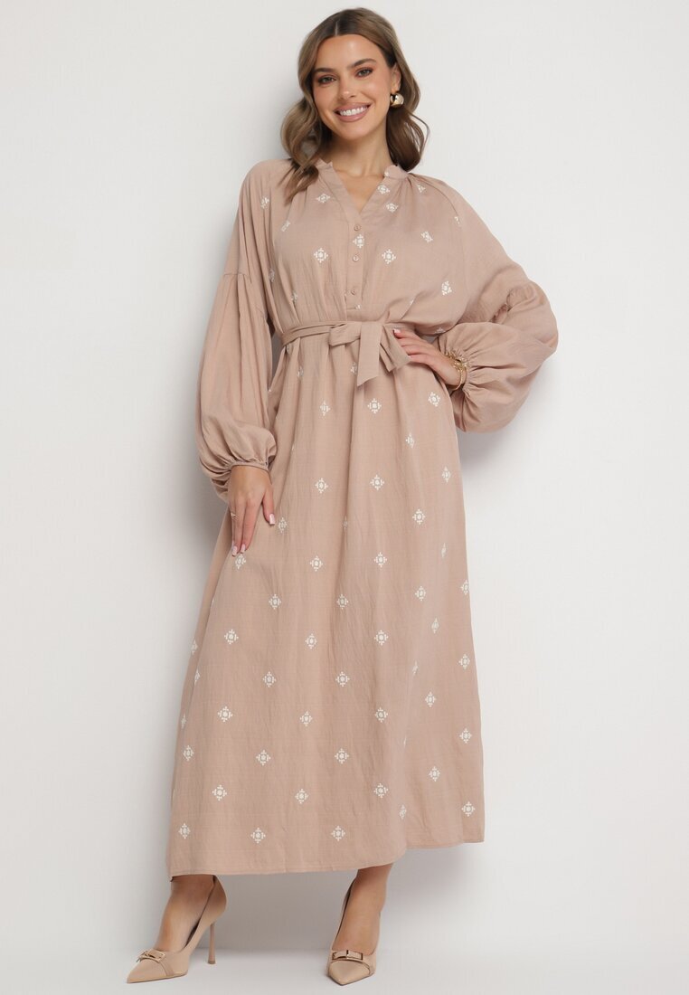 maja studio Rochie bej din viscoză croi oversize cu broderie decorativă Naleniel