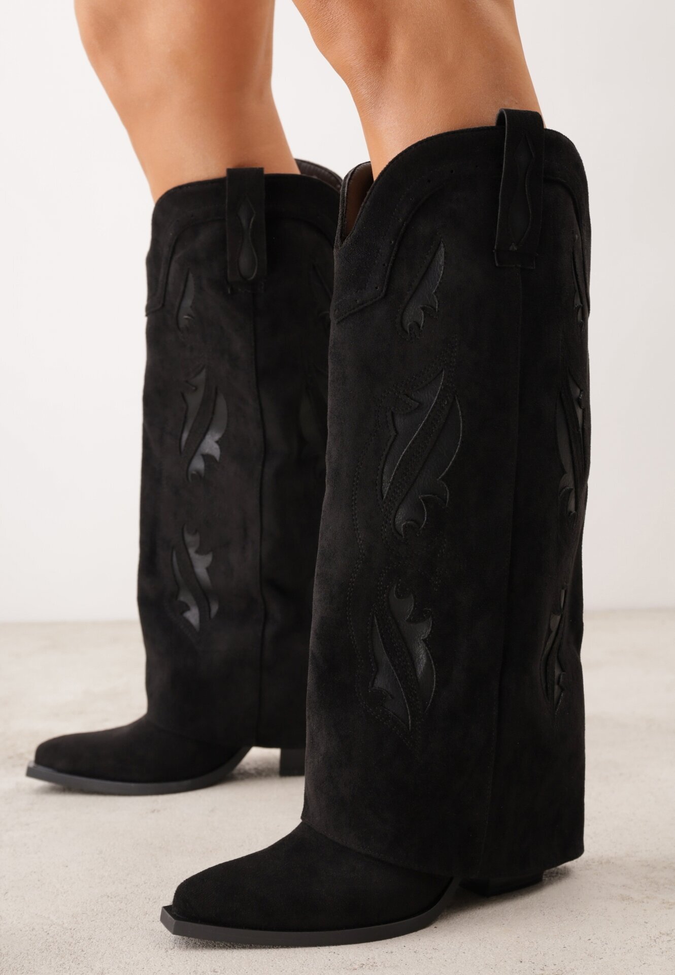 marquiiz Ciocate cu carâmb lat ажurat pe toc conic Delfi Negre