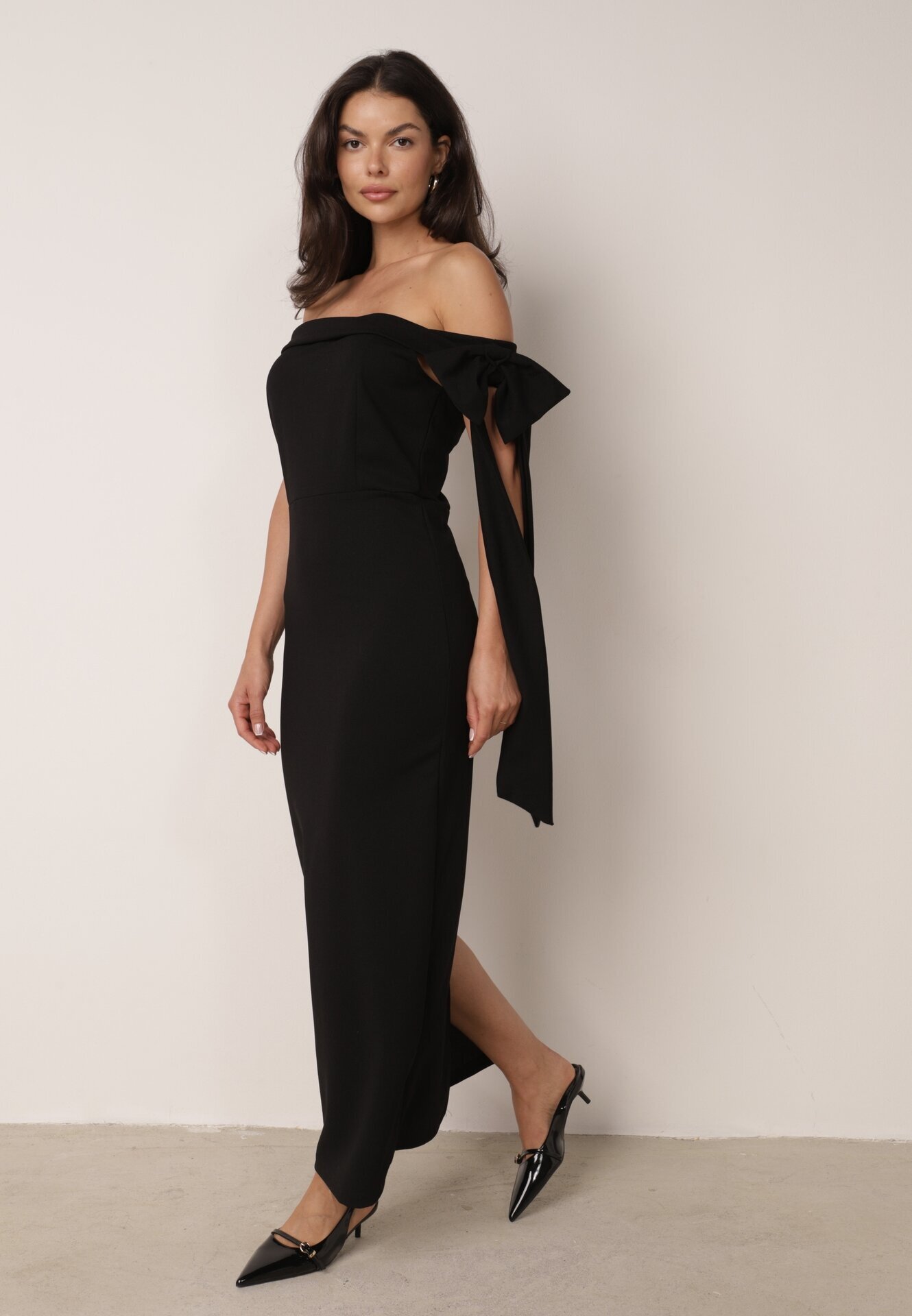 messaya Rochie Neagră de cocktail cambrată decorată cu fundă Emallle