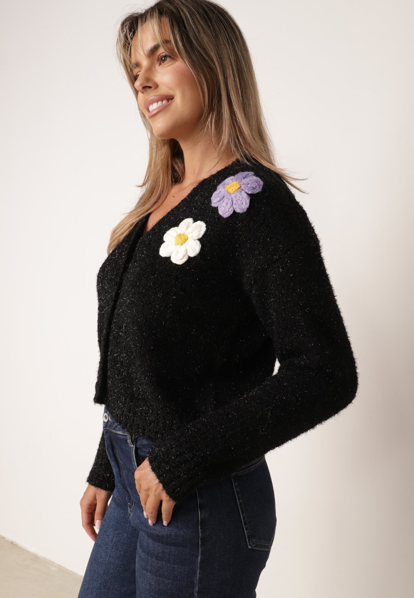 metrofive Cardigan cu adaos de lână decorat cu flori 3D cu fir metalic Kaye Negru