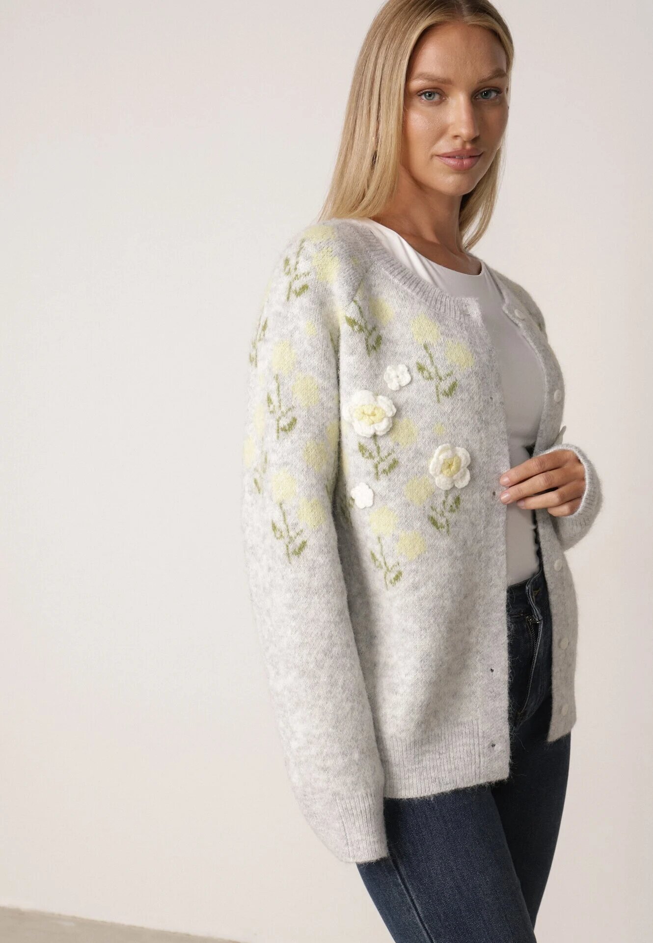 metrofive Cardigan cu lână cu nasturi decorat cu flori 3D Anza Gri