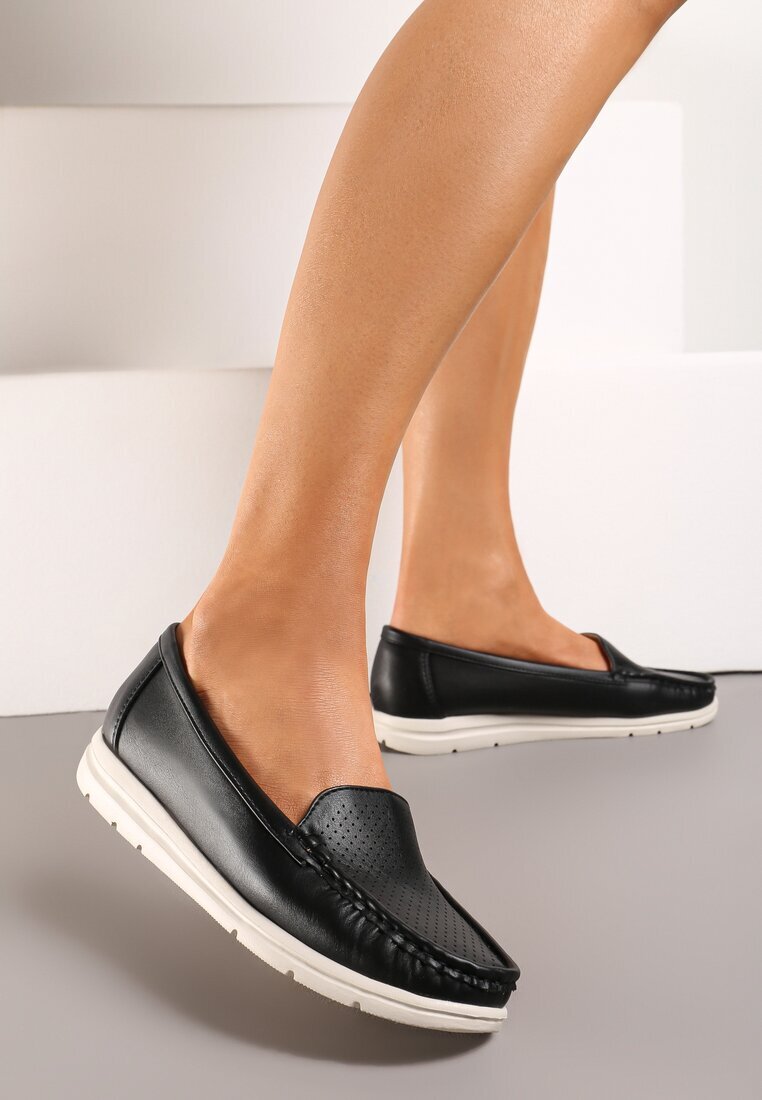  Mocasini Clasici Slip-on Negri pe Talpă Plată cu Perforații Vexalia