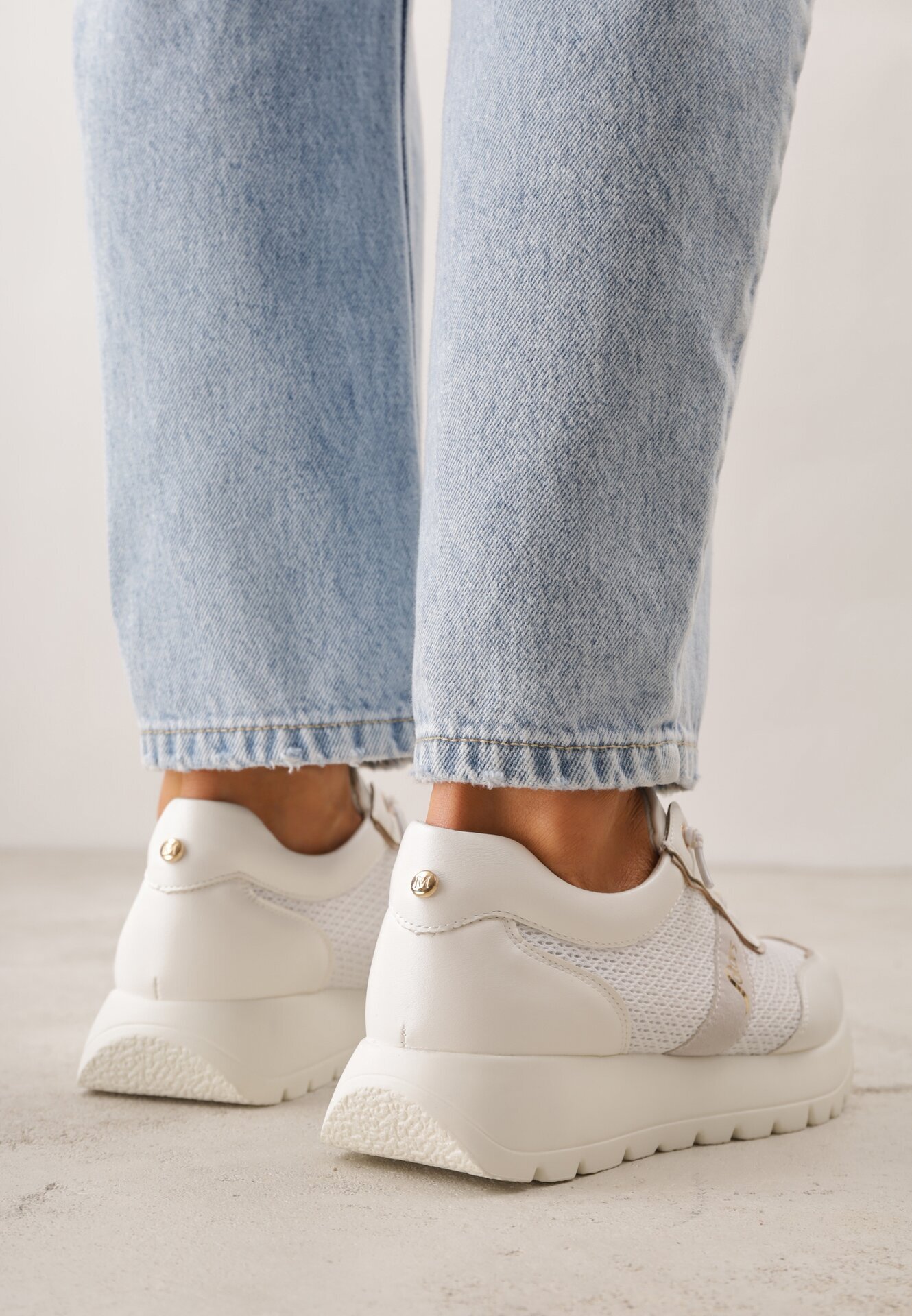 modern world Adidași Albi cu Talpă Groasă cu Branț din Piele și Inscripția Airarge