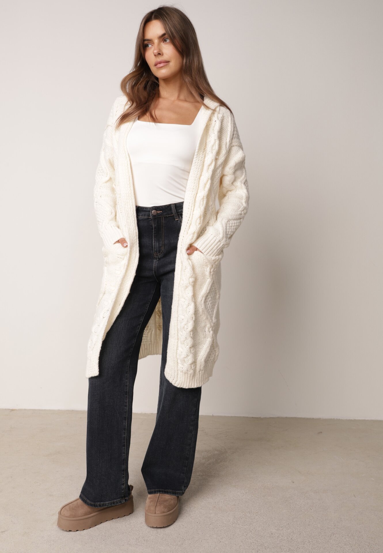 moni&co Cardigan Bej deschis Fără închidere Lung cu Glugă Wanharice