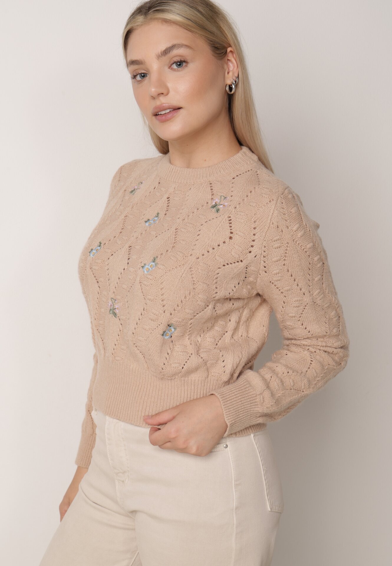moni&co Pulover Bej cu Croi Clasic cu Flori Brodate Chasane