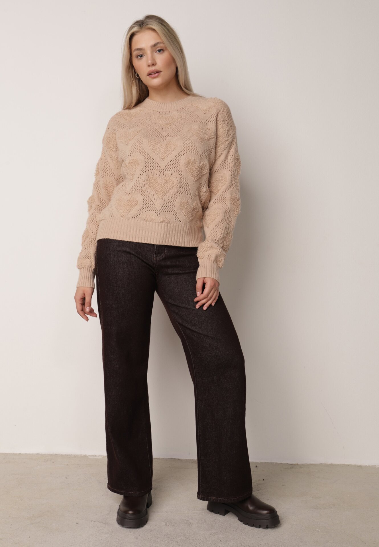 moni&co Pulover Bej cu Inimi cu Fason Clasic cu Manșete Elastice Biriet