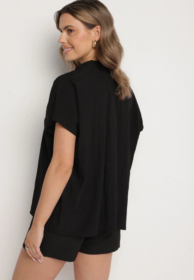 new collection Bluză Neagră oversize cu croială liliac din viscoză cu decolteu în V Davilisa