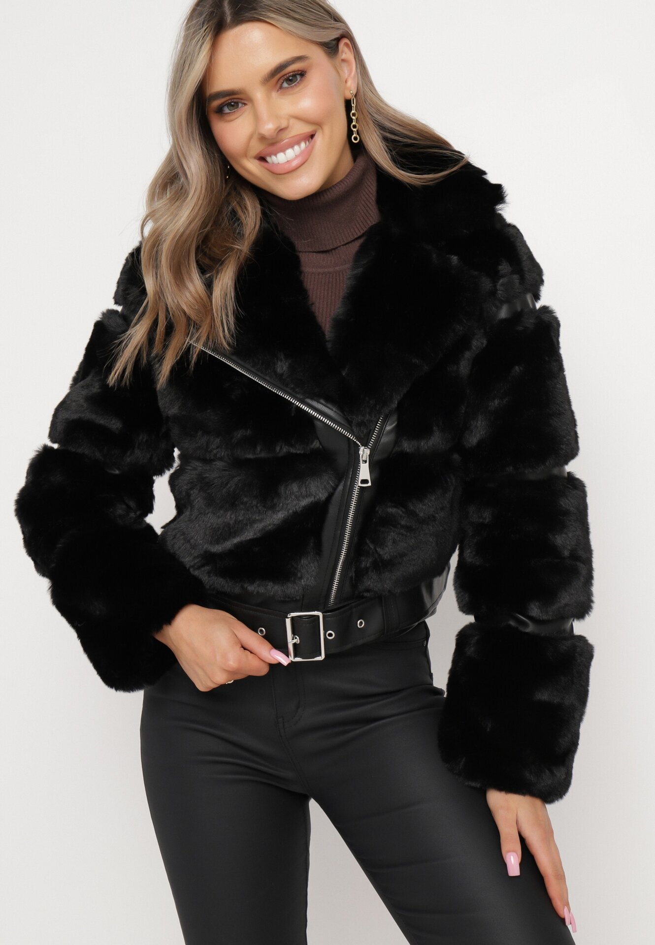 new collection Jachetă Neagră Blănoasă cu Curea Decorativă Sirunis
