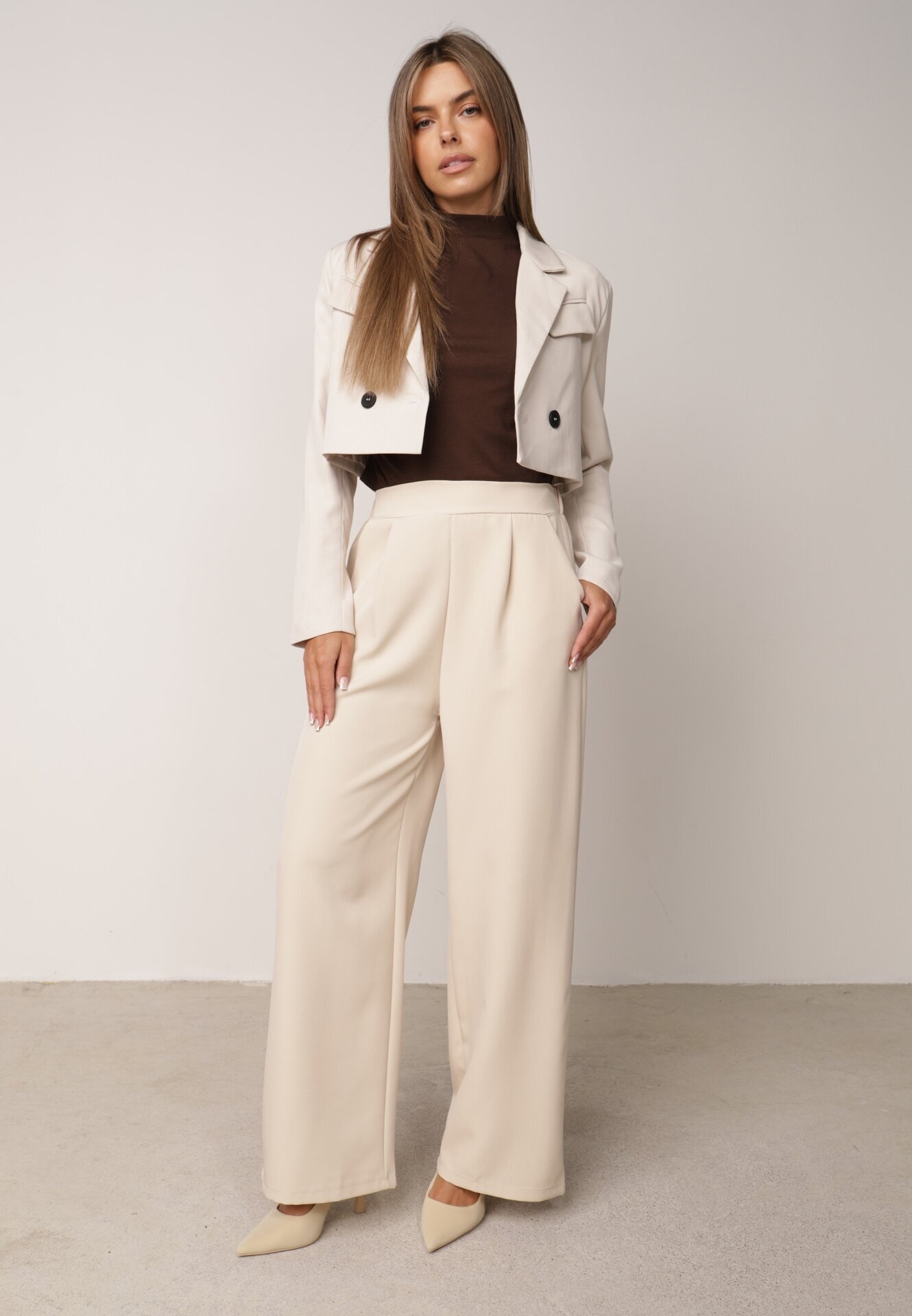 new collection Pantaloni Bej deschis Eleganti cu croi larg Kahinuni