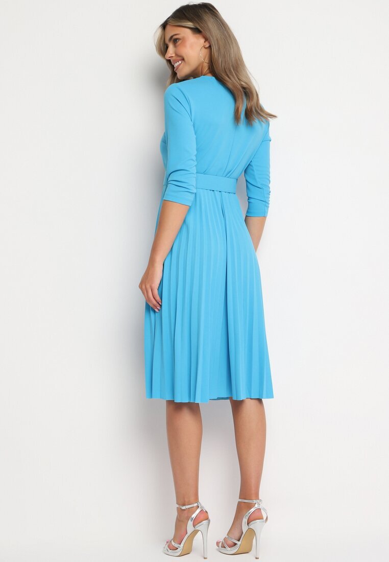new collection Rochie Albastră Plisată cu Centură Gonge