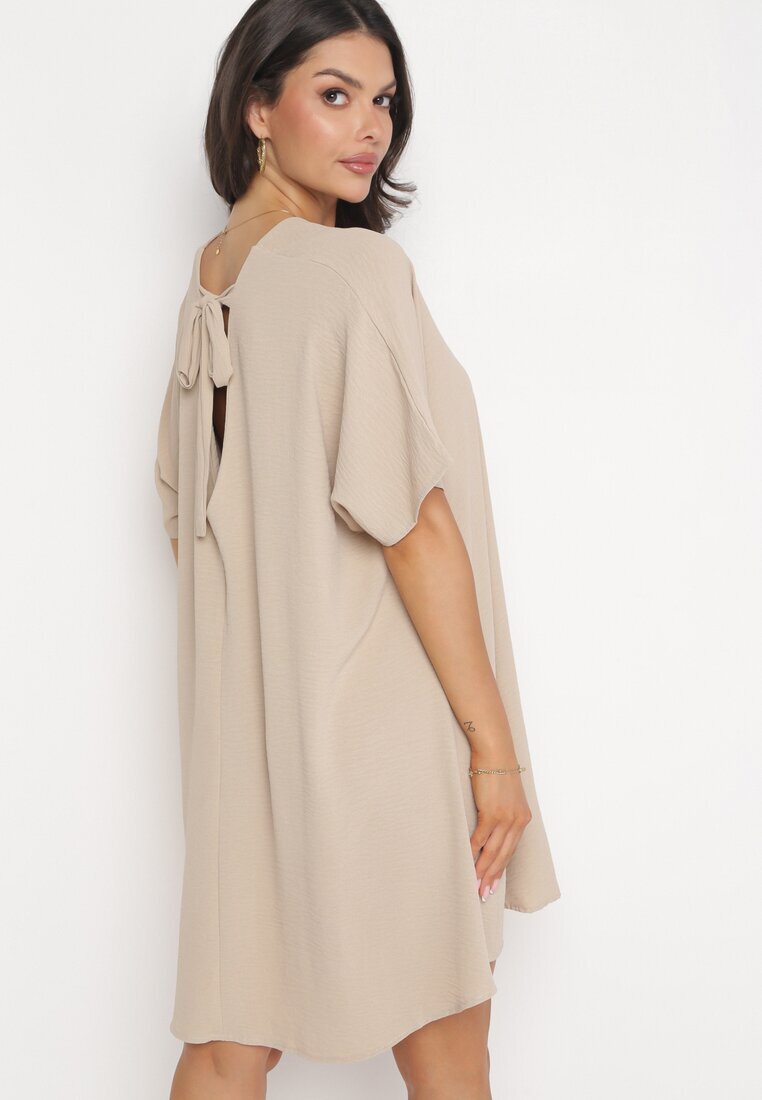 new collection Rochie bej cu croială liliac cu legătură la spate Miken