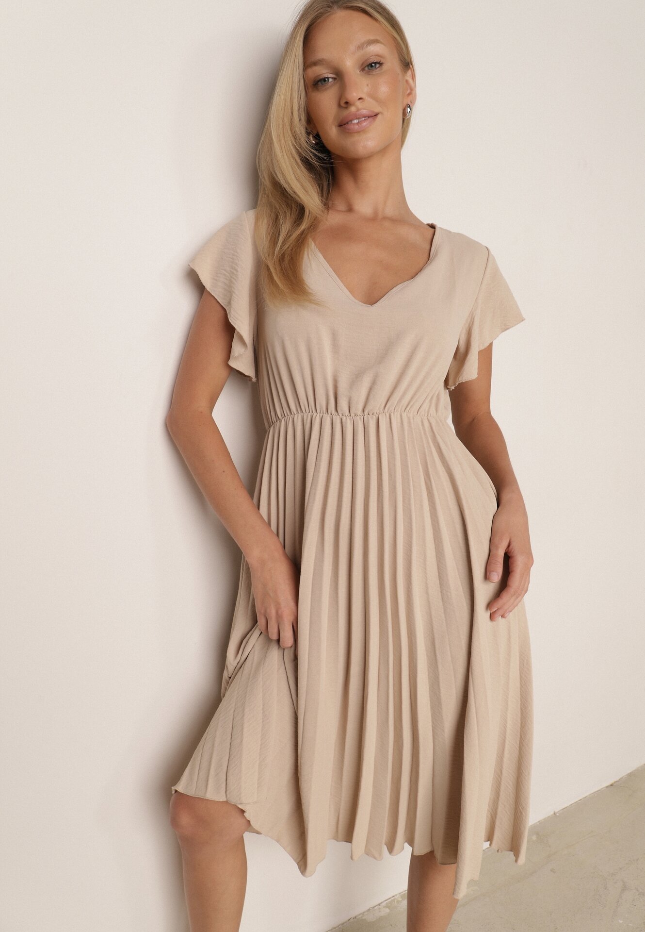 new collection Rochie Bej Plisată Evazată și Decolteu în V Rissara