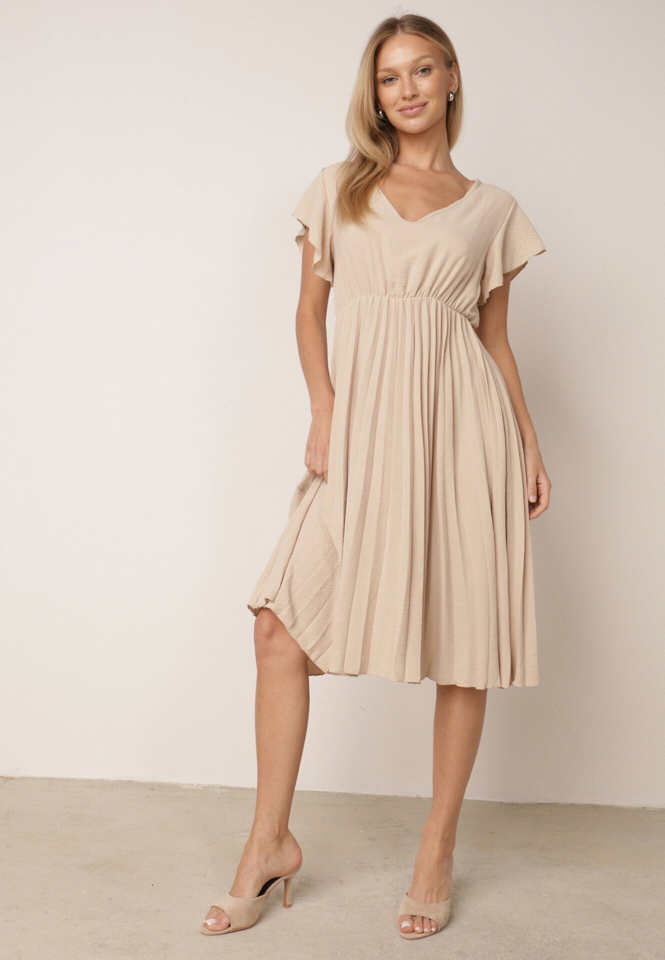 new collection Rochie Bej Plisată Evazată și Decolteu în V Rissara