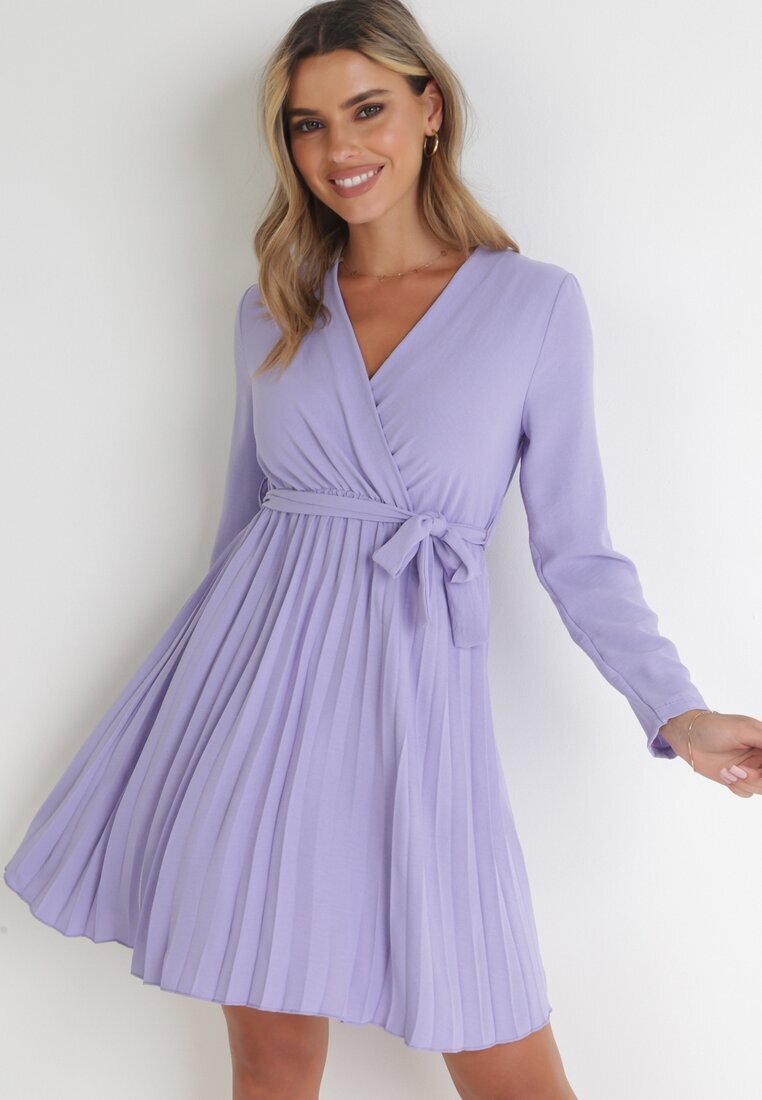new collection Rochie Mov Plisată cu Decolteu Petrecut și Curea Minesia