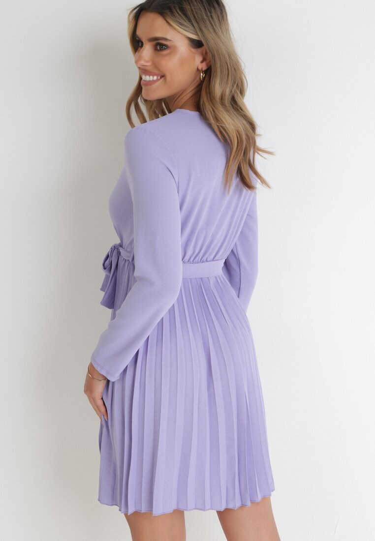 new collection Rochie Mov Plisată cu Decolteu Petrecut și Curea Minesia