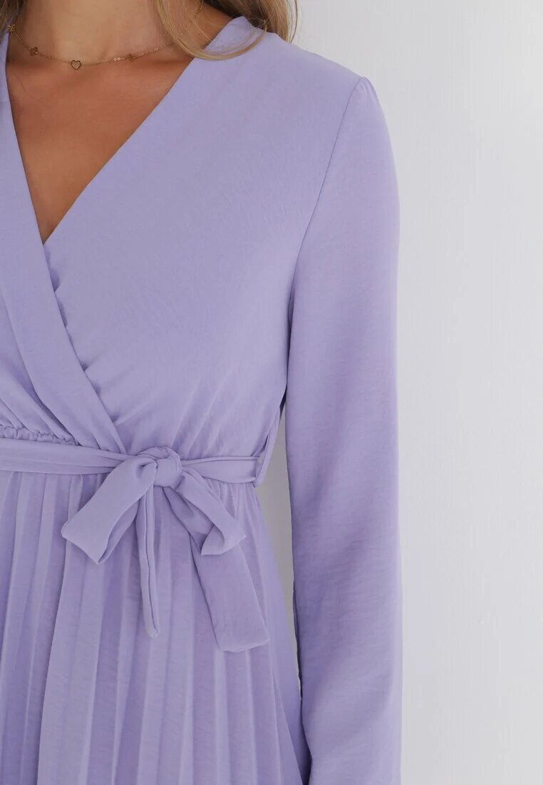 new collection Rochie Mov Plisată cu Decolteu Petrecut și Curea Minesia