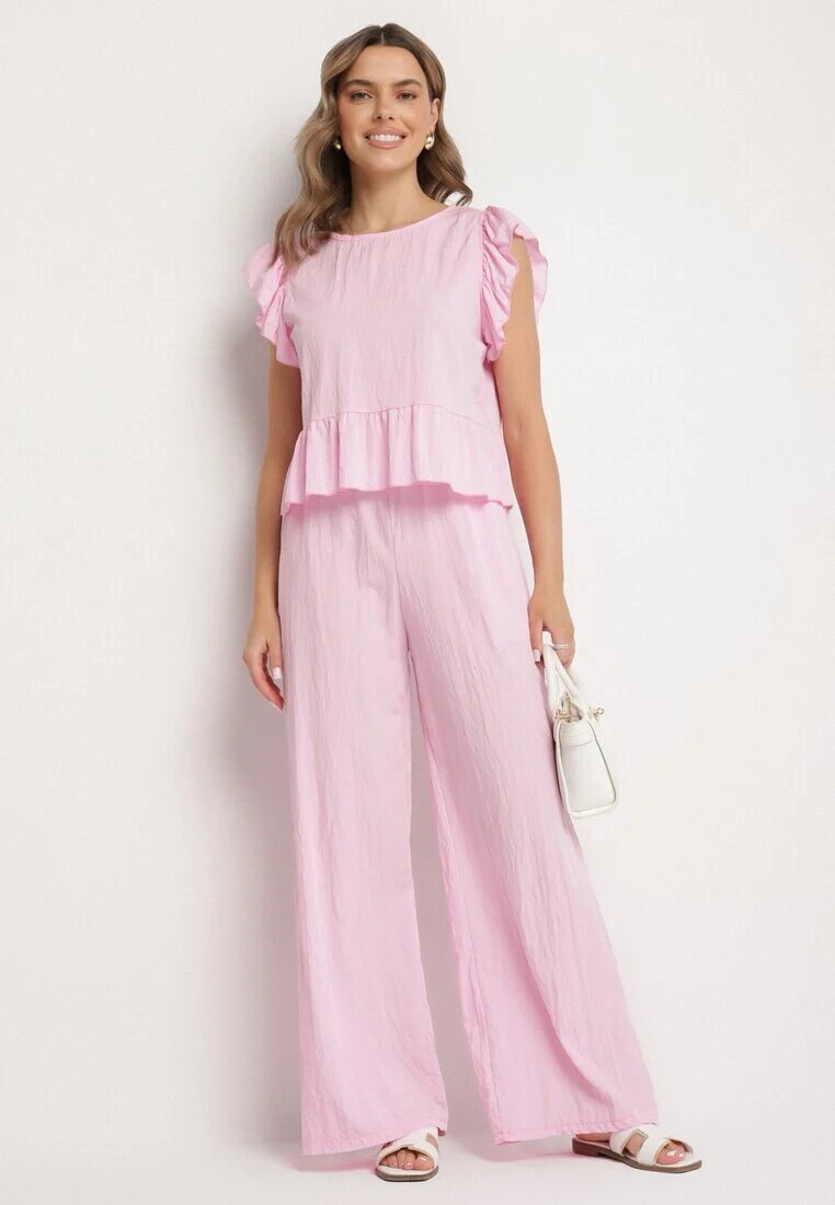 new collection Set Roz din Viscoză Pantaloni Largi și Bluză cu Volane Villimi