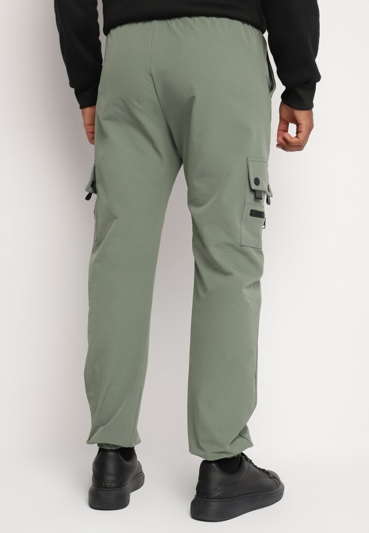  Pantaloni jogger Verde închis cu Buzunare decorative cu capse Lessalia