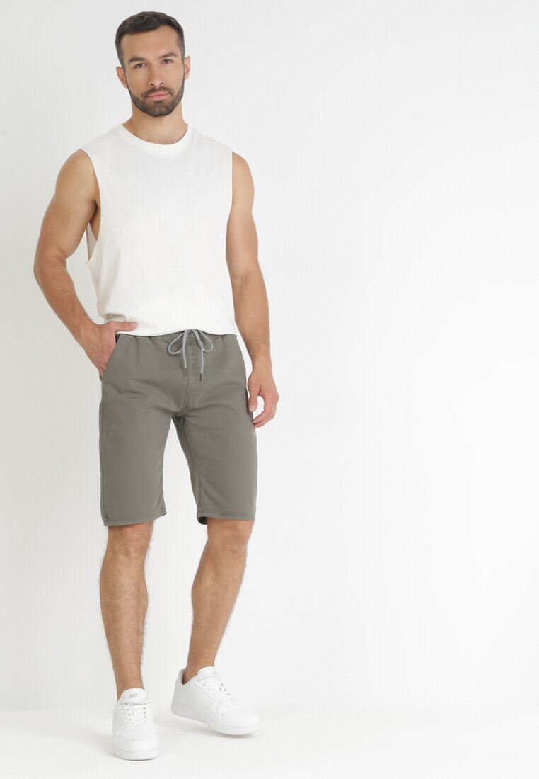  Pantaloni scurți Verde închis cu elastic în talie și cu manșete la picioare Feven