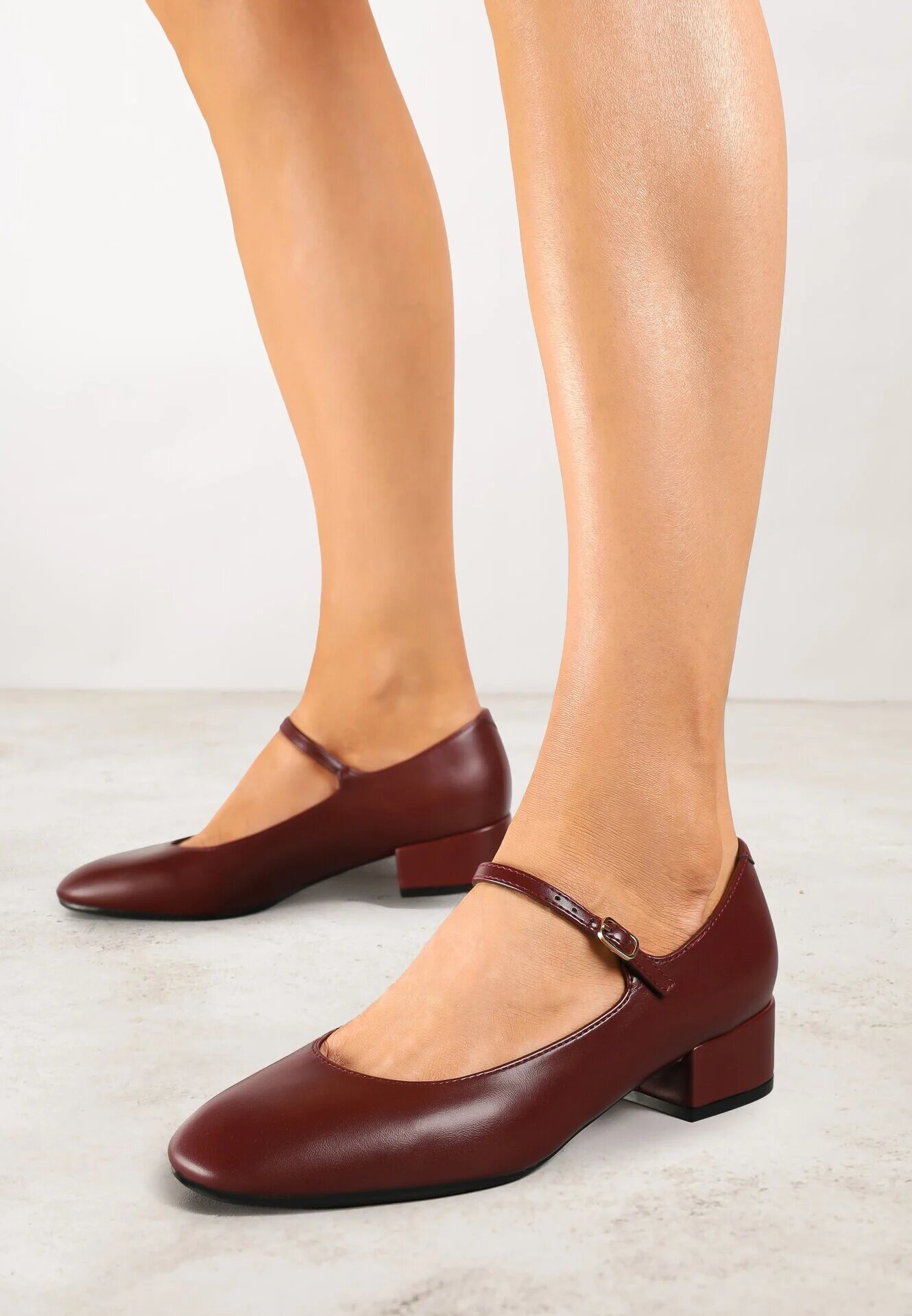  Pantofi cu toc Bordeaux în stil Mary Jane cu cataramă Kareoma