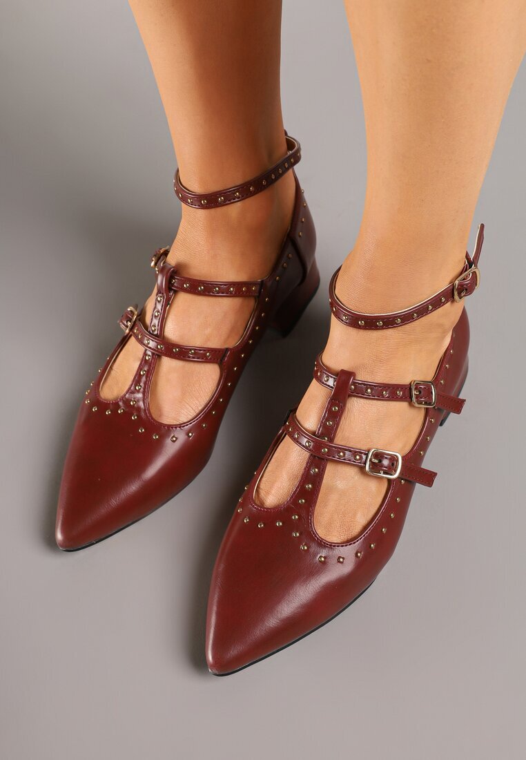  Pantofi cu toc bordo cu catarame decorative și nituri Neviamora