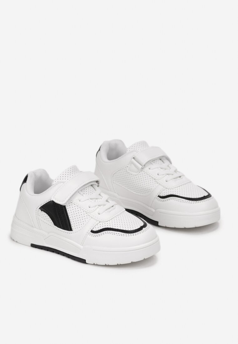  Pantofi Sport Alb-Negru în Stil Streetwear cu Scai Oinesha