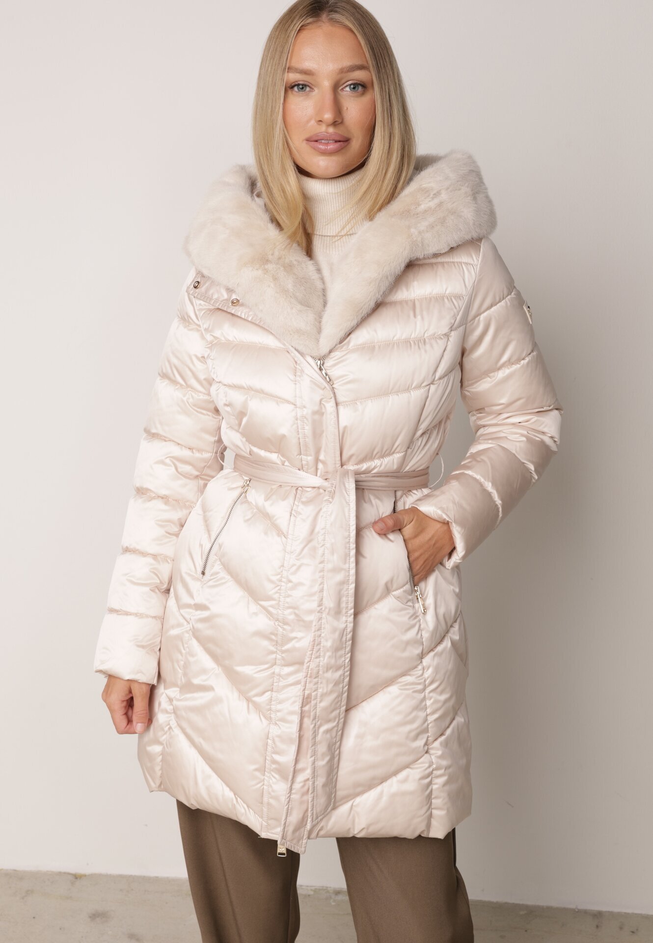 papillon d'or Jachetă Puffer Bej cu cordon și glugă cu blană Fenama