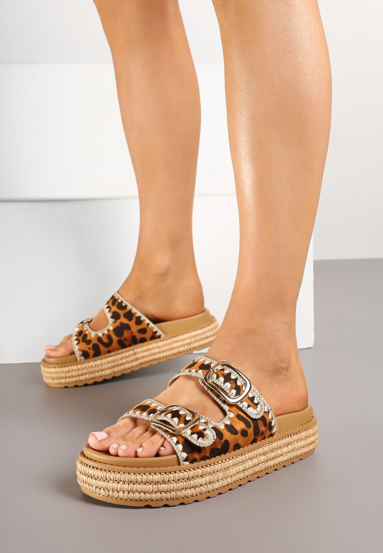  Papuci leopard cu platformă cu catarame și cu model geometric Saneles