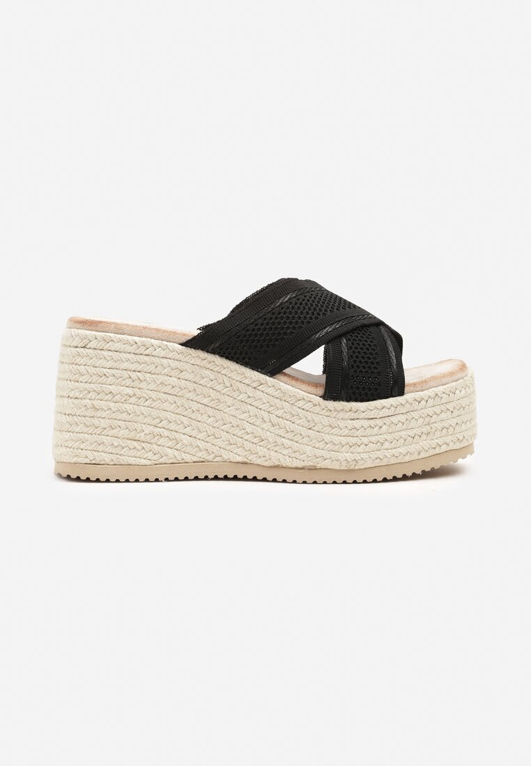 Papuci negri pe platformă în stil Boho cu barete ajurate Neowena