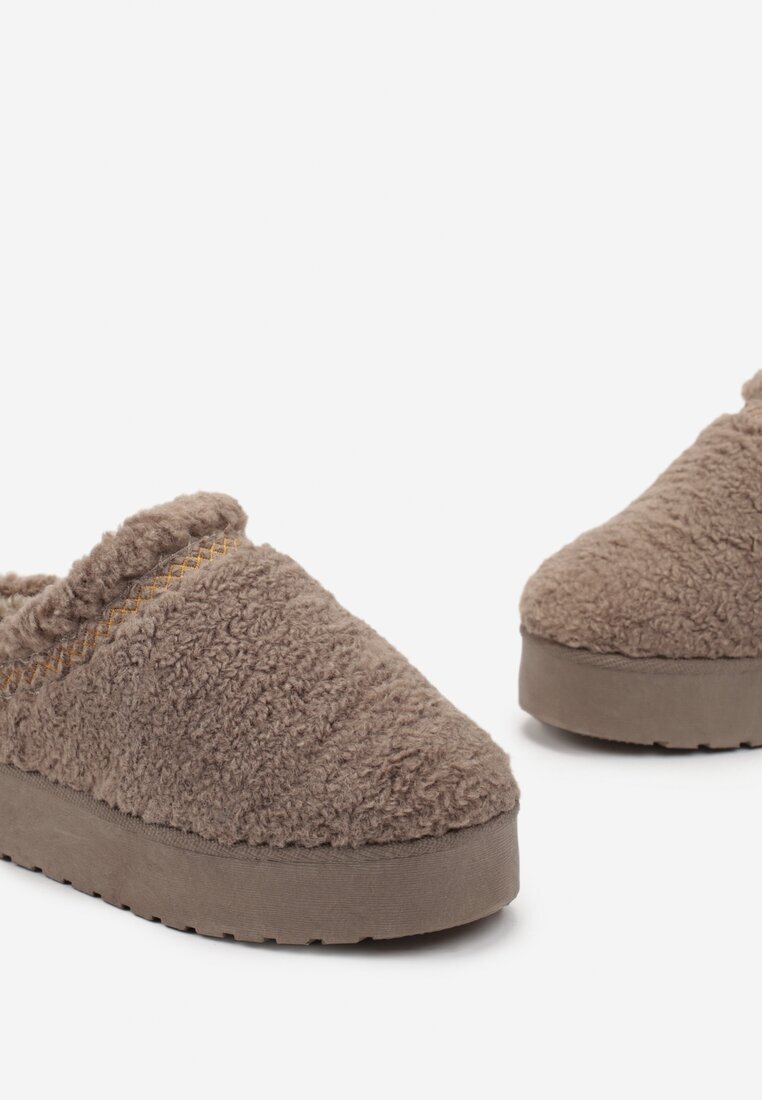  Papuci slip-on Bej închis cu platformă cu broderie decorativă Olisia