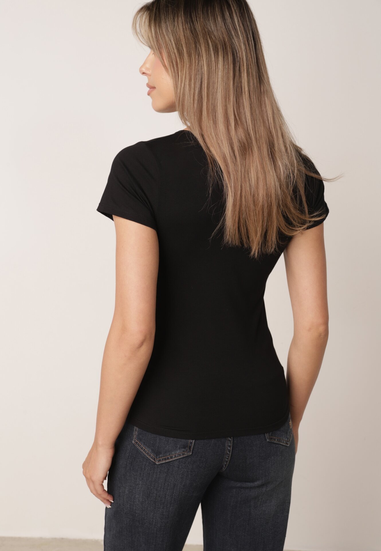 peigile T-shirt simplu din bumbac cu croială dreaptă și decolteu rotund Chaffello Negru