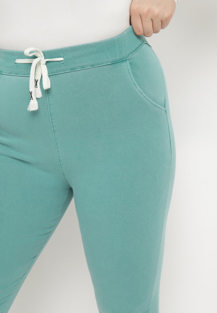 queene Pantaloni Verde deschis Skinny cu șnur în talie și buzunare Irfana