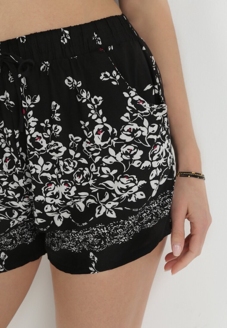 r&f fashion Pantaloni scurți Negri din bumbac cu elastic în talie și buzunare laterale Vozania