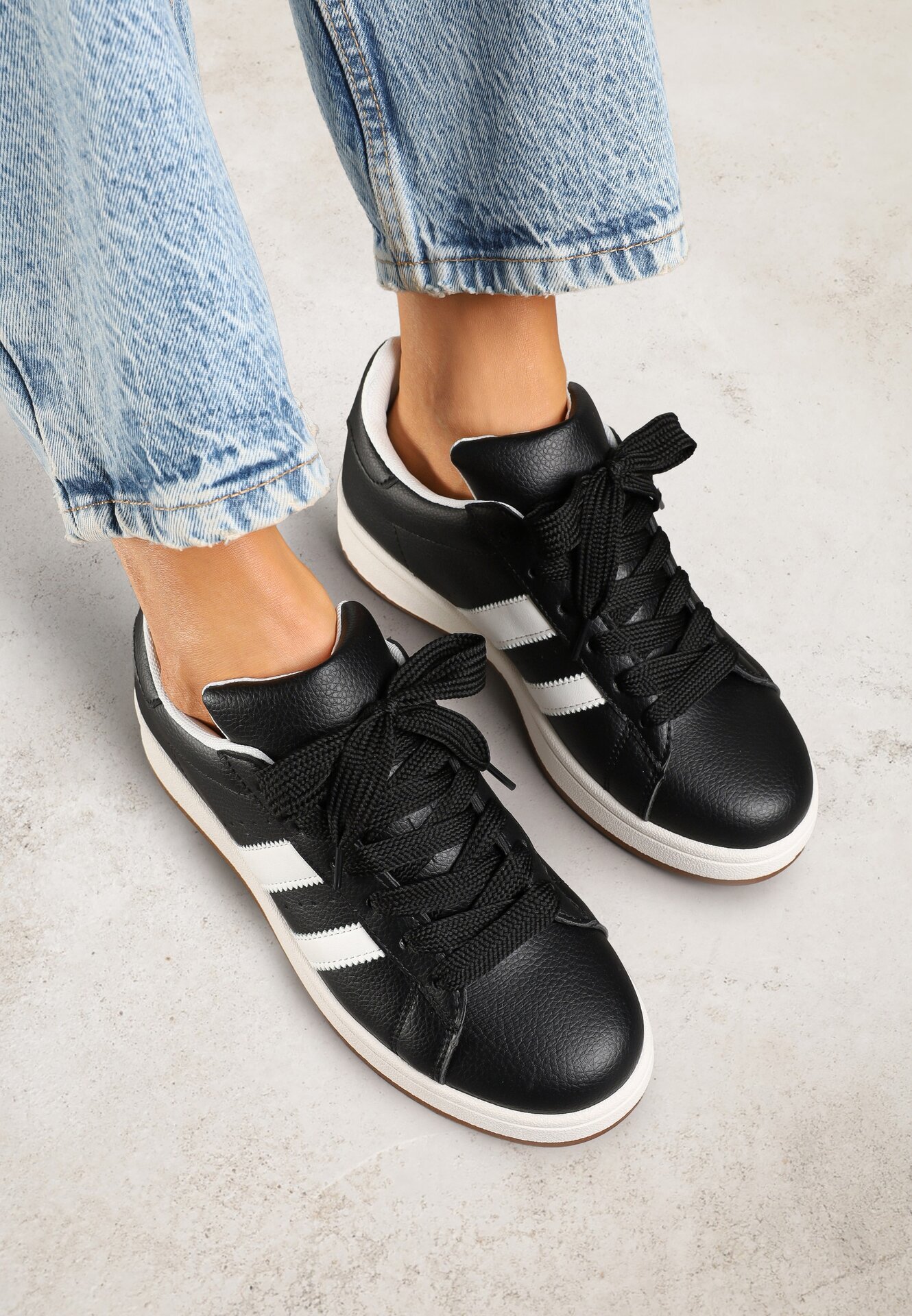 renda Sneakers Negre cu Perforații și Benzi Decorative Deolene