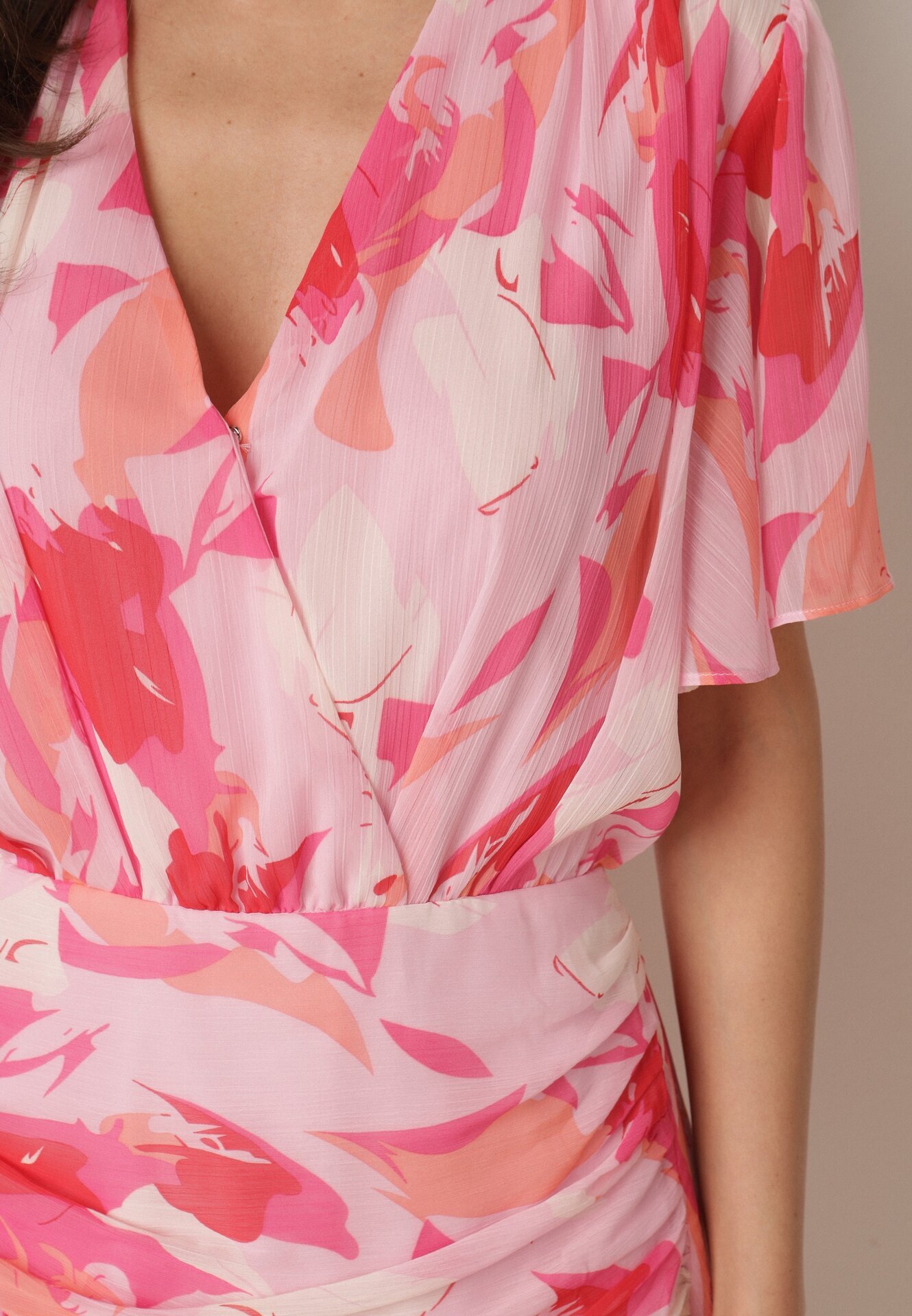 retro & icone Rochie cu elastic în talie decolteu petrecut cu model abstract Moniolea Roz
