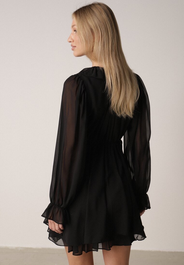 retro & icone Rochie evazată neagră cu volane și mâneci din plasă Zennisa