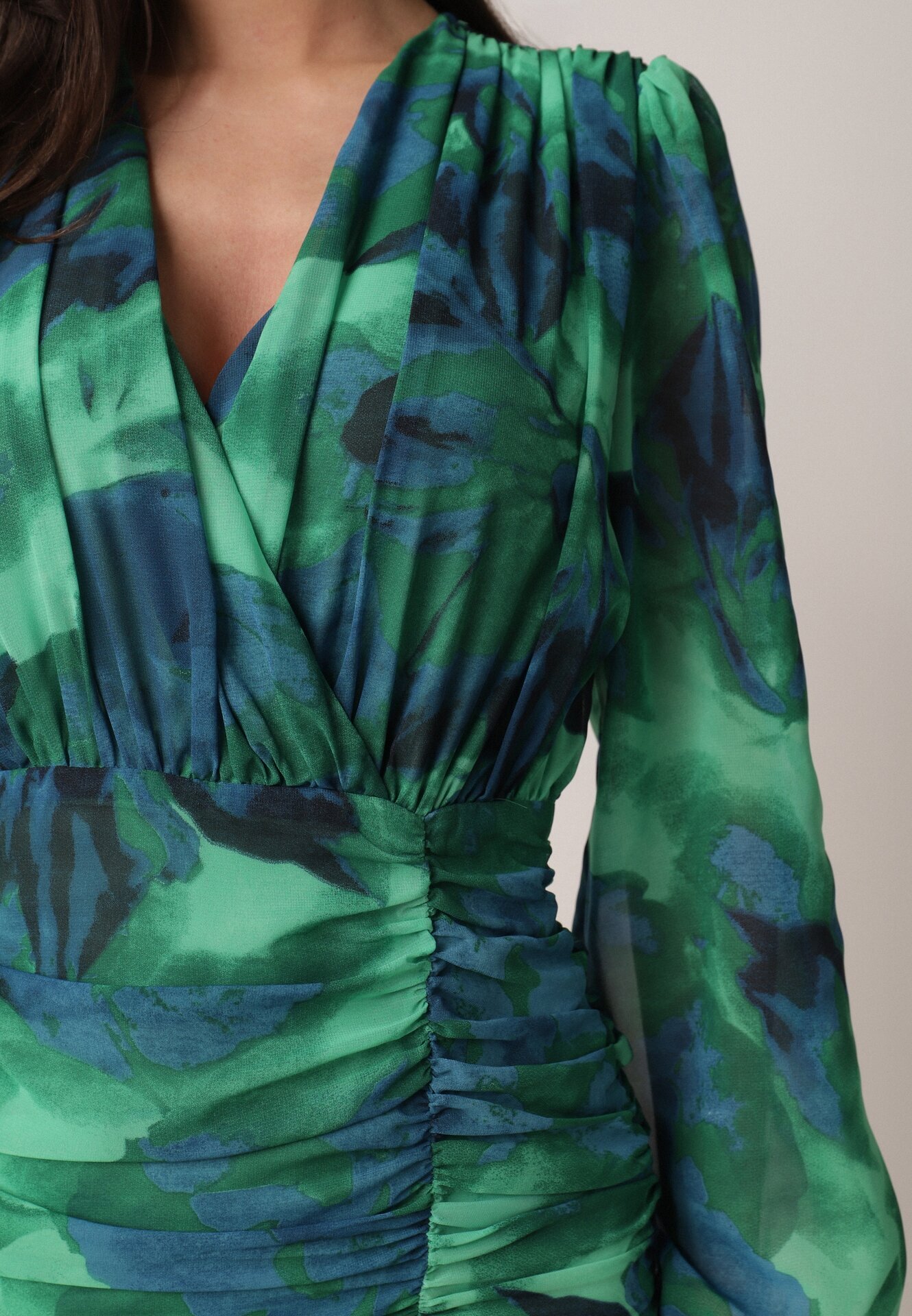 retro & icone Rochie Mini Verde cu tiv drapat cu volan și decolteu petrecut Elissea