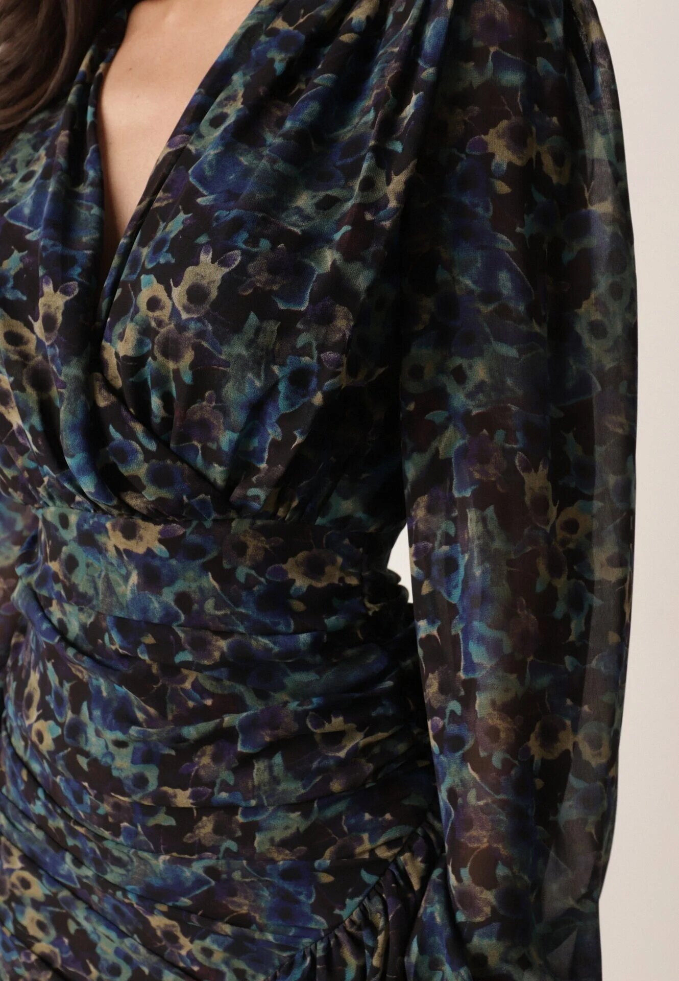 retro & icone Rochie Negru-Albastră Mulată Florală cu încrețituri și volane Mirilia