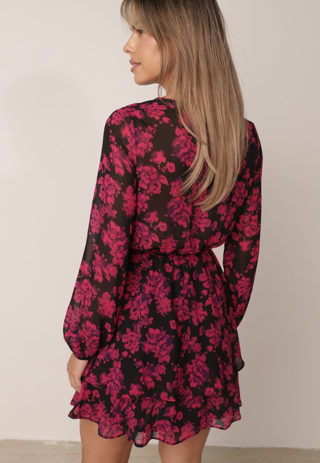 retro & icone Rochie Roz Mini Evazată cu Decolteu Petrecut Attavia
