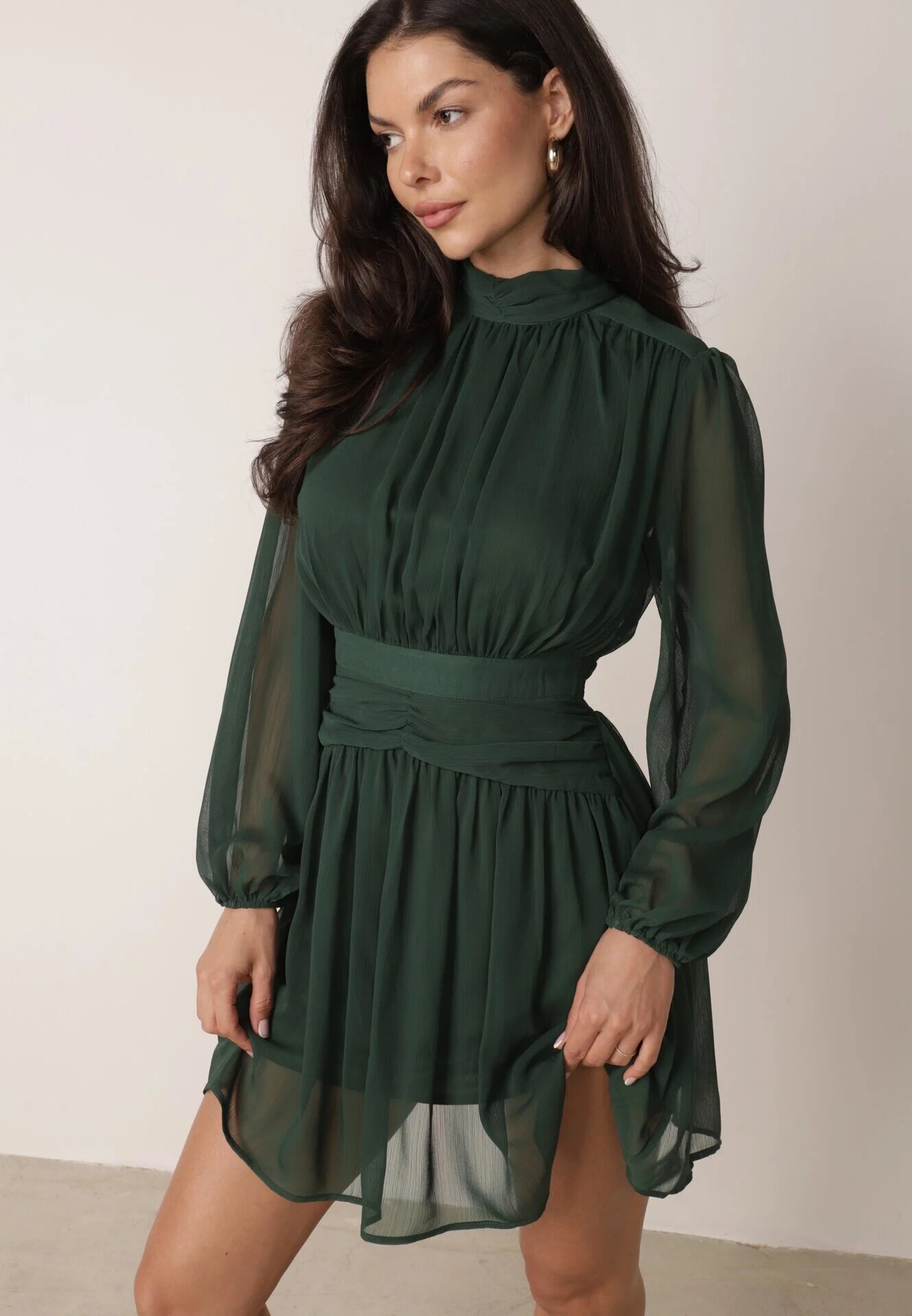 retro & icone Rochie Verde Cloș cu guler înalt cu încrețituri și cu umeri transparenți Belabria