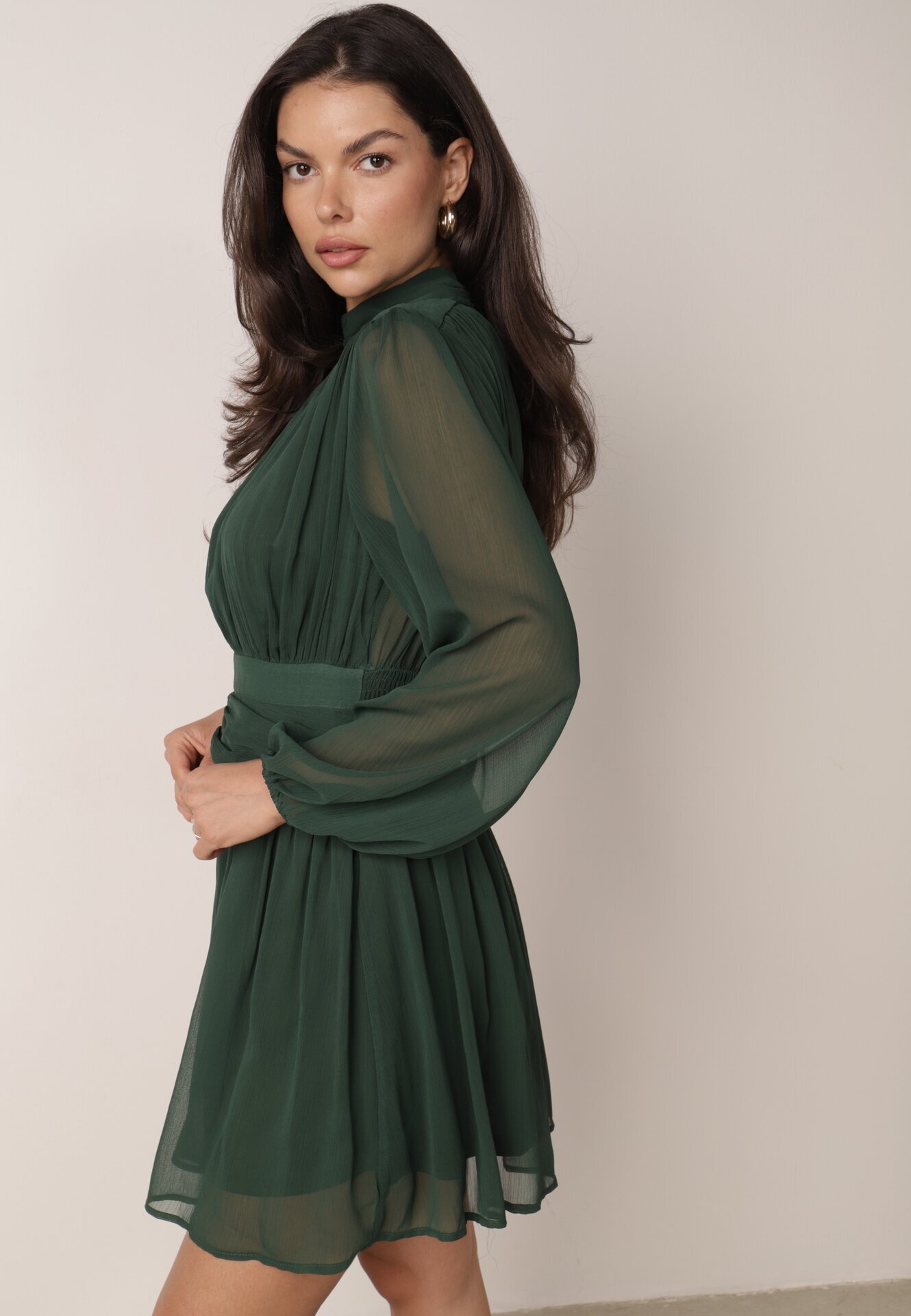 retro & icone Rochie Verde Cloș cu guler înalt cu încrețituri și cu umeri transparenți Belabria
